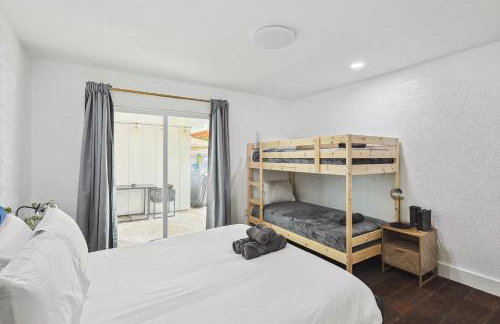 5-BR Relaxing Retreat with Pool Hot tub Fire Pit - Foto 32