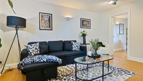 The Tudor Escape - 3 Bedroom House in Canterbury City Centre with Parking - Foto 1