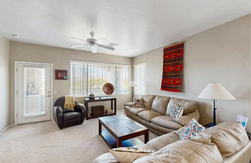 Bright 2nd floor Condo w mountain & valley views, shared pool hot tub gym - Foto 1