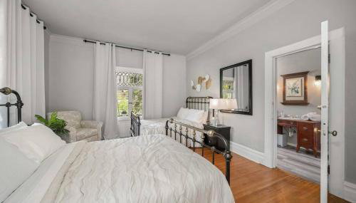 Entire Main level of Beautiful Historic Home - Foto 3