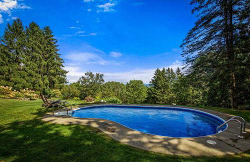 Relaxing Catskill Escape- Mountain Views - Hot Tub - Fire Pit - Heated Pool - Foto 38