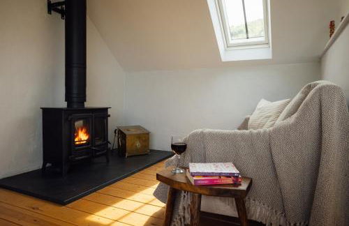 Cliff-top Cottage on Coast Path w/Panoramic Views - Photo 32