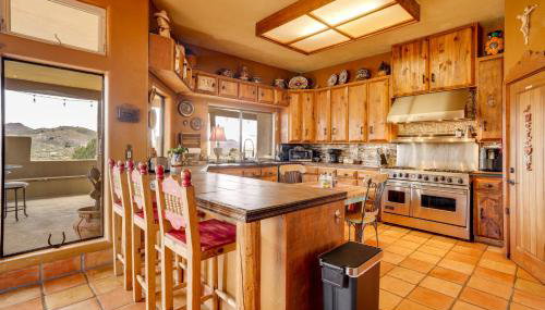 Mtn-View Adobe Home with Large Deck Near Prescott! - Foto 4
