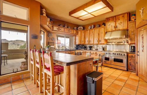 Mtn-View Adobe Home with Large Deck Near Prescott! - Foto 4
