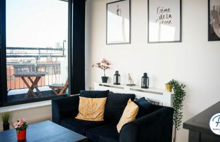 Penthouse - Amazing City Skyline Views - Balcony - FREE extra 2 hours - FREE Parking - Utilita Arena - Bullring Shopping - New St Station- Super King Size Bed - Foto 64