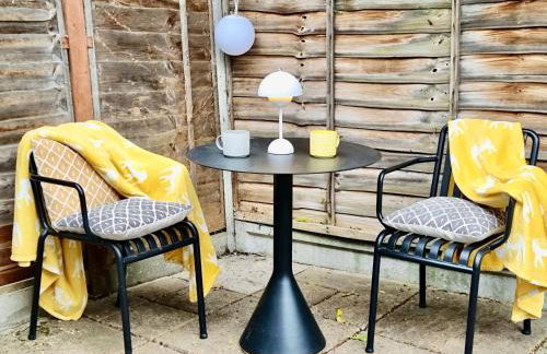 Modern self contained tiny home with patio - Foto 2