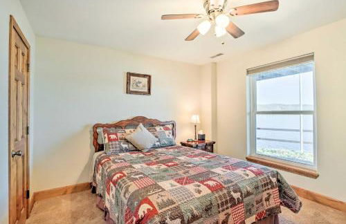 House with Deck Overlooking Lake of the Ozarks! - Foto 19