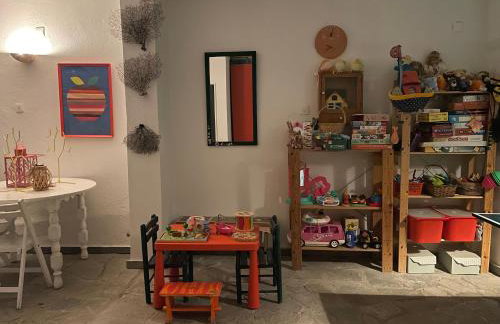 The Yellow Houses - Photo 33