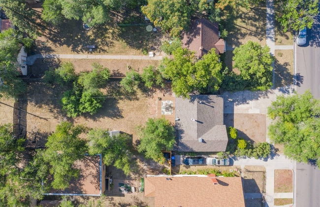 Downtown Practical & Pet-friendly Easy & Sensible - Photo 23