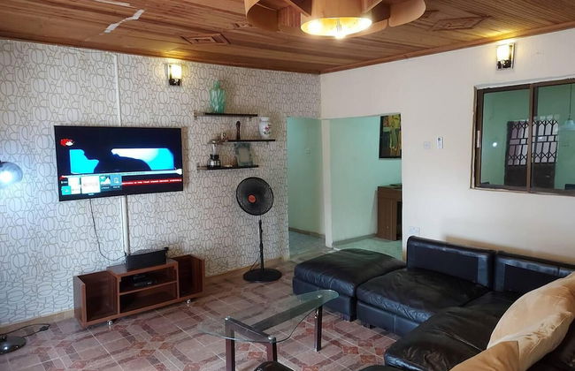 Charming 2-bed Cottage in Benin City - Foto 1