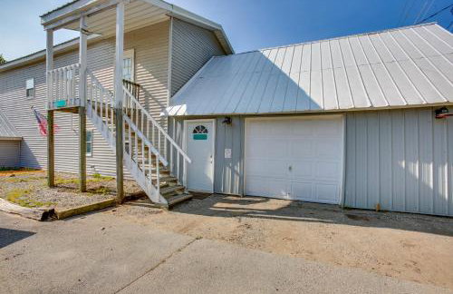 Charming Lake Ann Apartment - Walkable Location! - Foto 21