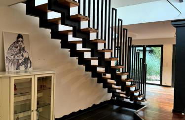 Design-Ferienhaus mit Garten, Kino & 5 Schlafzimmern - Foto 3