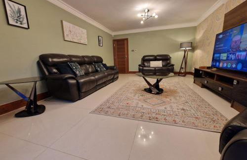 5 Bed 5 Bath Luxury Home Near Heathrow Free Parking - Foto 9