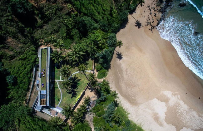 Modern Beach Villa With Roof Garden - Photo 16