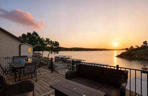 Expansive Deck, Private Dock, Boat Slip and Stunning Views - Foto 31