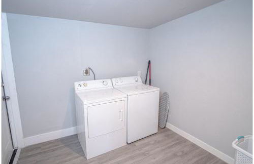 Stylish 4 Br/2ba Renovated Home Near Downtown - Foto 20