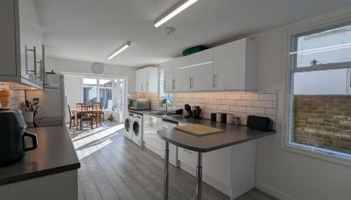 Home away from home by the sea - Foto 5