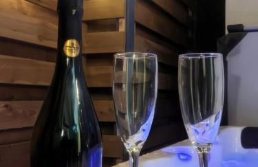 Relaxing Coastal Retreat for 2 Hot Tub Log Fire - Foto 2