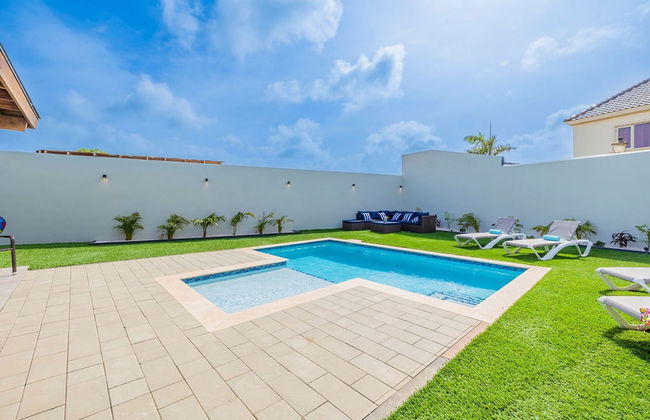 Brand NEW 3br2ba w Private Pool Amazing Location - Foto 23