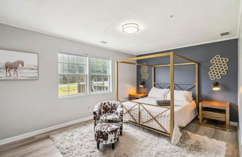 5BR with Game Room & Huge Backyard - Foto 38