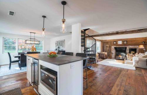 The Villa - Industrial Farmhouse with Hot Tub - Photo 14