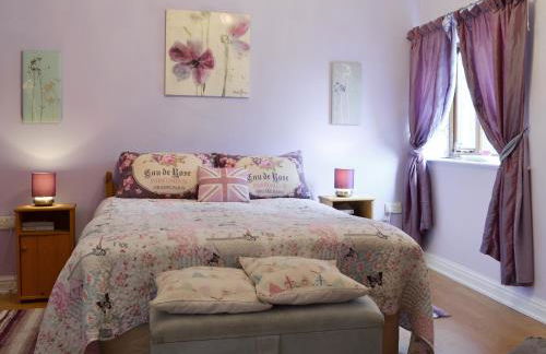 Silk Hill Stables - Photo 10