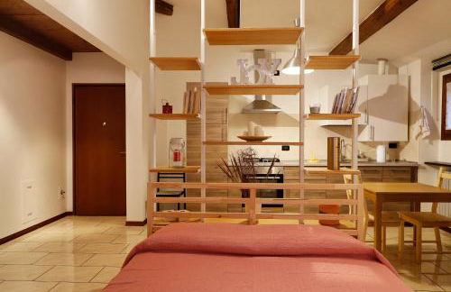 Emily House Vignola - Photo 19