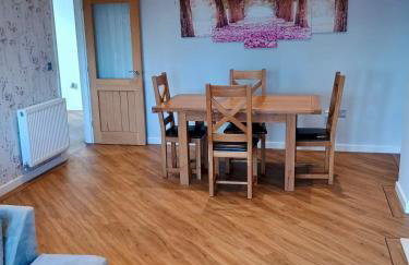 Countryside 2 Bed Bungalow with Stunning Views Free WiFi and Parking Ideal for Business and Leisure - Photo 20