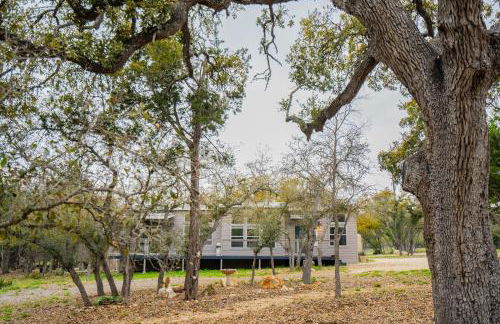 Serene Hill Country Home w/ Romantic Garden Escape - Foto 64