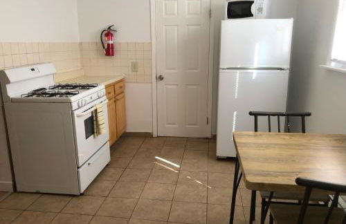 Private one-bedroom and one-bathroom apartment with private street entrance in convenient area, MetLife Stadium FIFA World Cup 35 minutes away - Foto 7