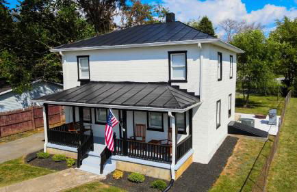 1939 Four Bed Rustic Escape by Casino - Foto 74