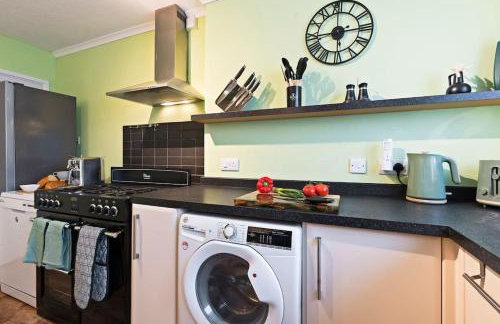 Stylish 4-Bed City Apartment, Sleeps 6, Ample Parking & Free Wi-Fi - Foto 30
