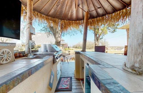 Lakefront Estate Stunning Views, Deck, Bar and Dock - Foto 33