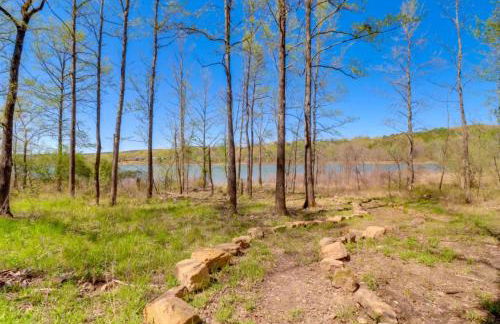 Lakeside Retreat on 10 Secluded Acres - Foto 41