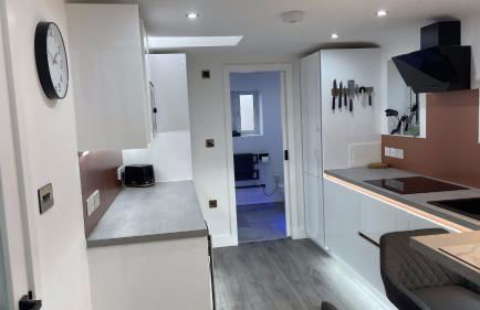 Private Luxury By The Sea, With A Personal Gym, Hot Tub, And Free Parking! - Photo 20