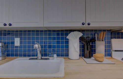 Book Now! 8-Min to Metro - King Bed- Old Town Central Retreat - Floyd's Freedom - - Foto 22