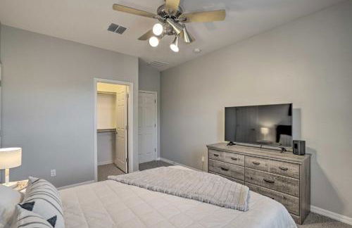 5 Mi to Surprise Stadium! Snowbird Escape with Pool - Foto 27