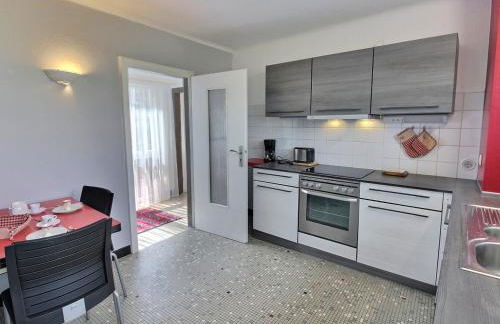 Appartement spacieux à Colmar avec terrasse, garage privatif, proche centre et gare - FR-1-722-2 - Foto 7