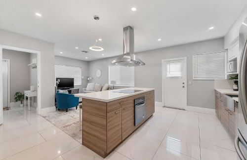 Modern 3 BR Villa Near Beach & FLL - Photo 7