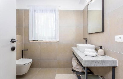 Amazing Home In Jurdani - Foto 31