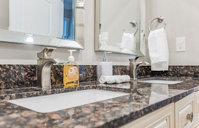 Luxury Villa - Mississauga Square One - Photo 34