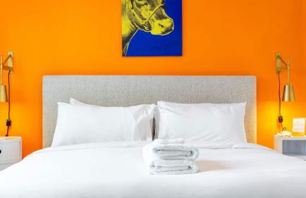 Dual Bachelor Pads w/ Rooftop Lounge & Games Sleeps 26 5 Min to Broadway - Foto 59