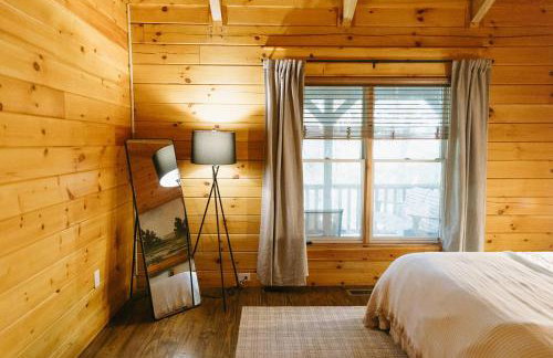 "Alpine Hills" Cozy Hideaway RRG Cabin w/ Hot Tub - Foto 11