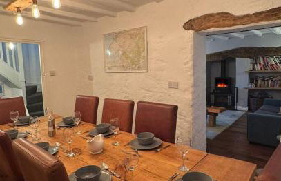 Farmhouse with Log Fire & On-Site Dog Field - Foto 1