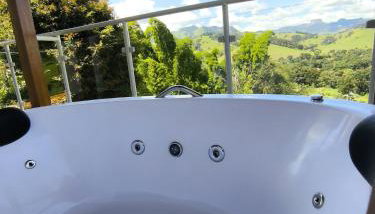 Hidromassagem, Varanda e Vista Pedra do baú - Foto 2