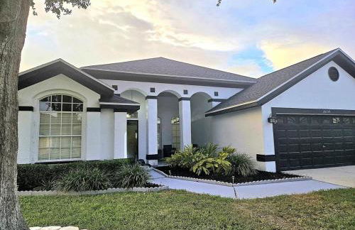 Pool house Best location in Wesley Chapel - Photo 18