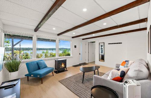 Water & Mountain View Apt - Walk to Waterfront - Foto 1