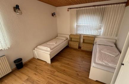 House in Sarstedt! contactless check-in 20P - Foto 3