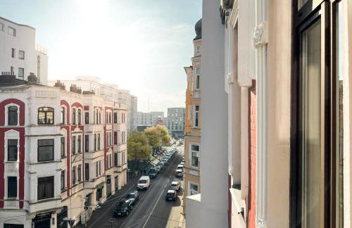 Bheaven I Golden Wave Premium Apartment - Photo 35