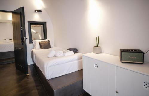 One of One Suites Oia - Foto 63